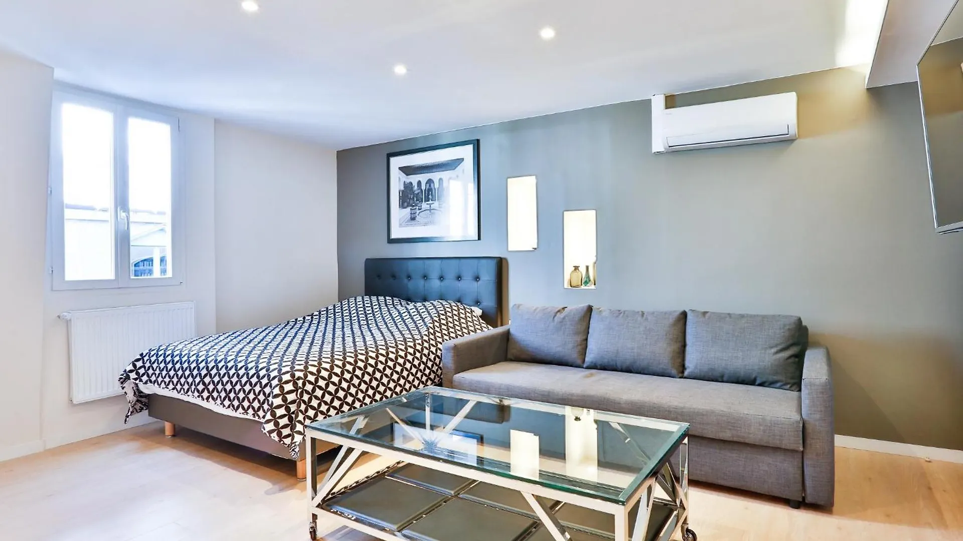 Blue Nights - Sebastopol Apartment *