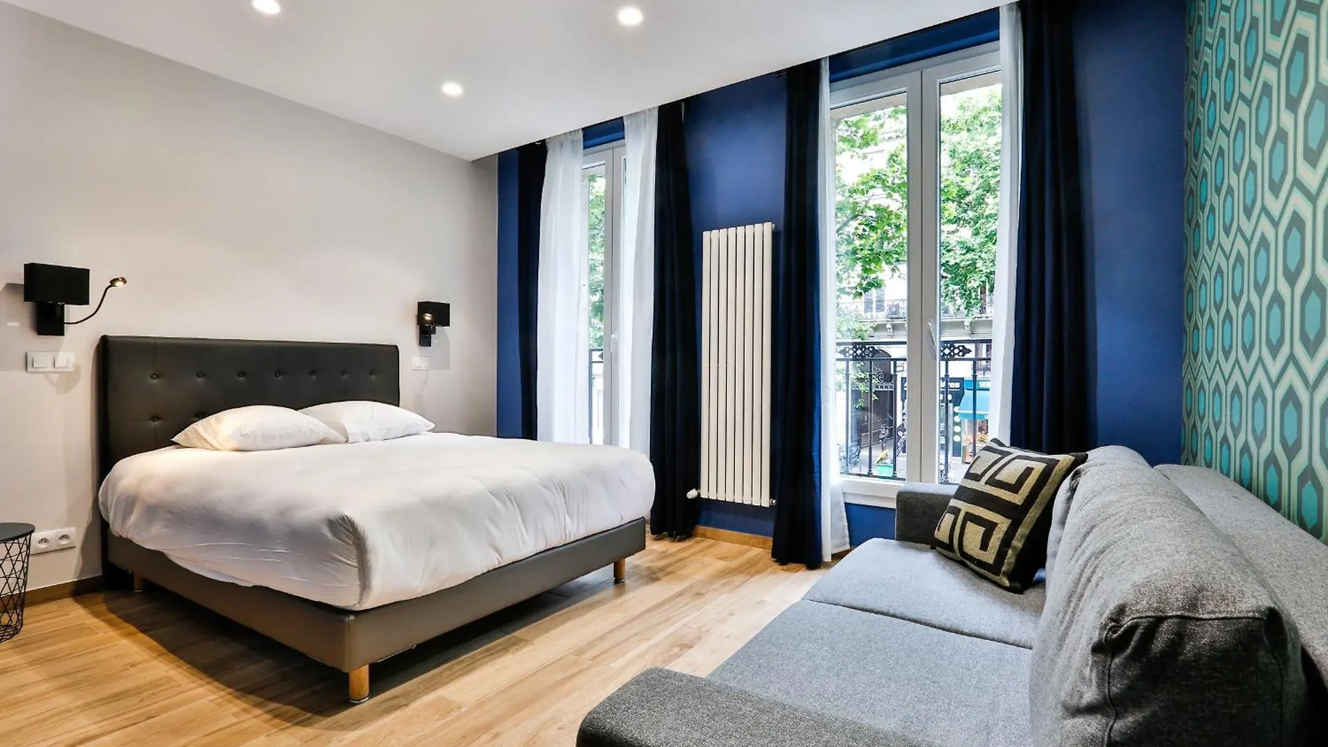 Blue Nights - Sebastopol Apartment *