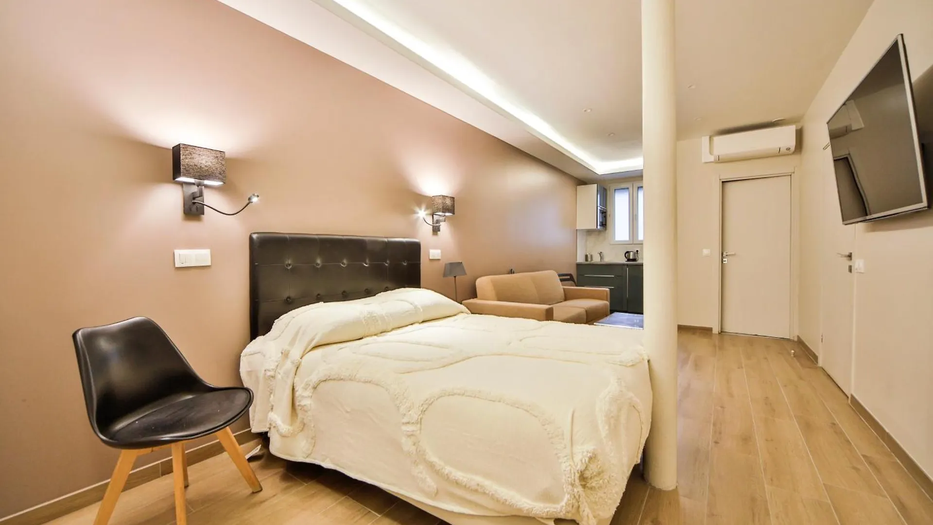 Blue Nights - Sebastopol Apartment *