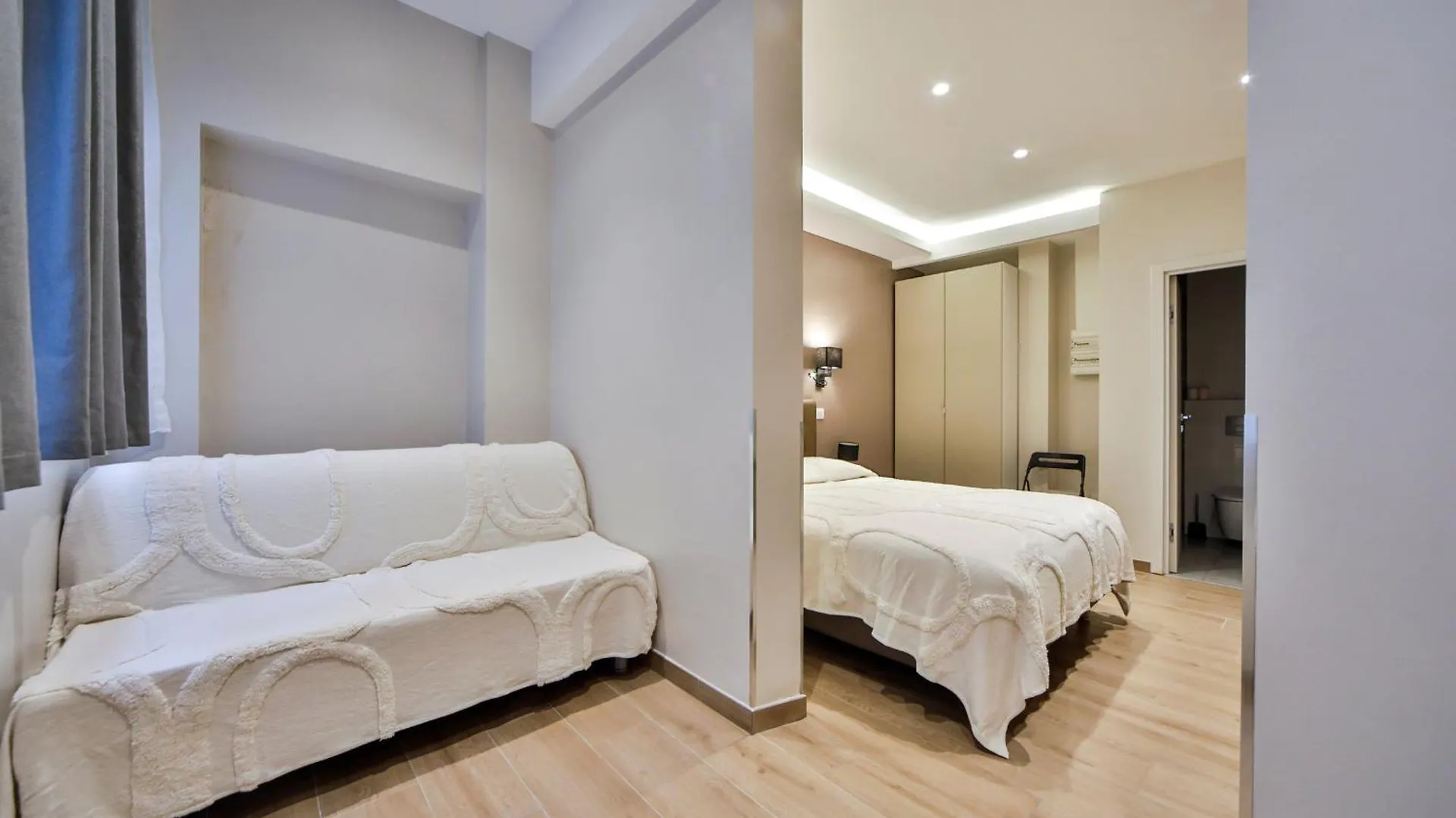 Blue Nights - Sebastopol Apartment